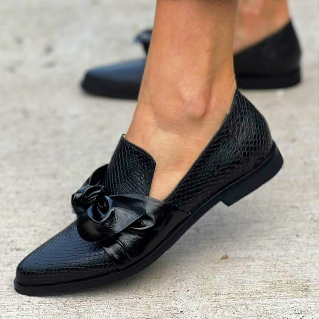Mocasín con detalle de lazo