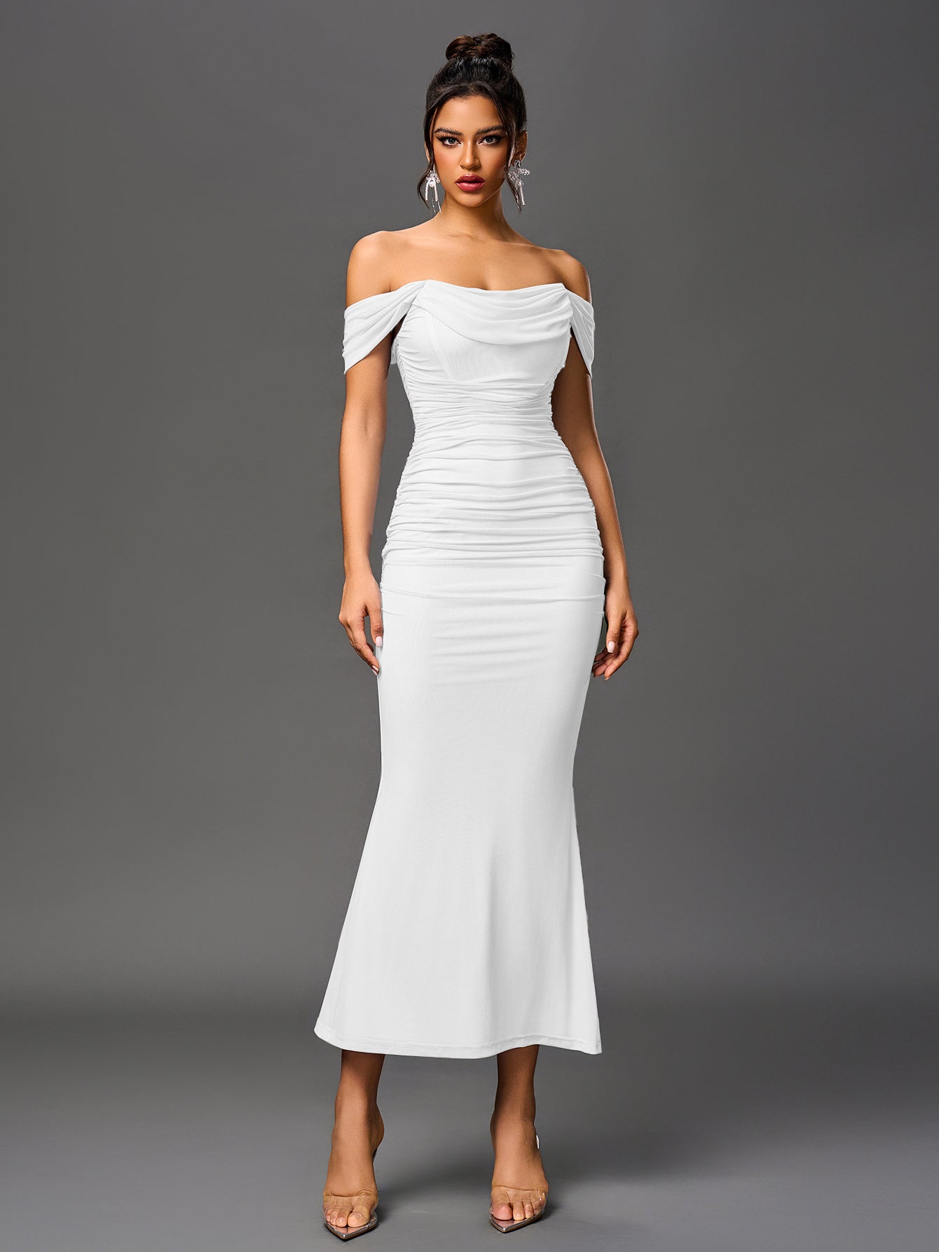 Robe À Épaules Dénudées, Froncée & Zippée Dans Le Dos