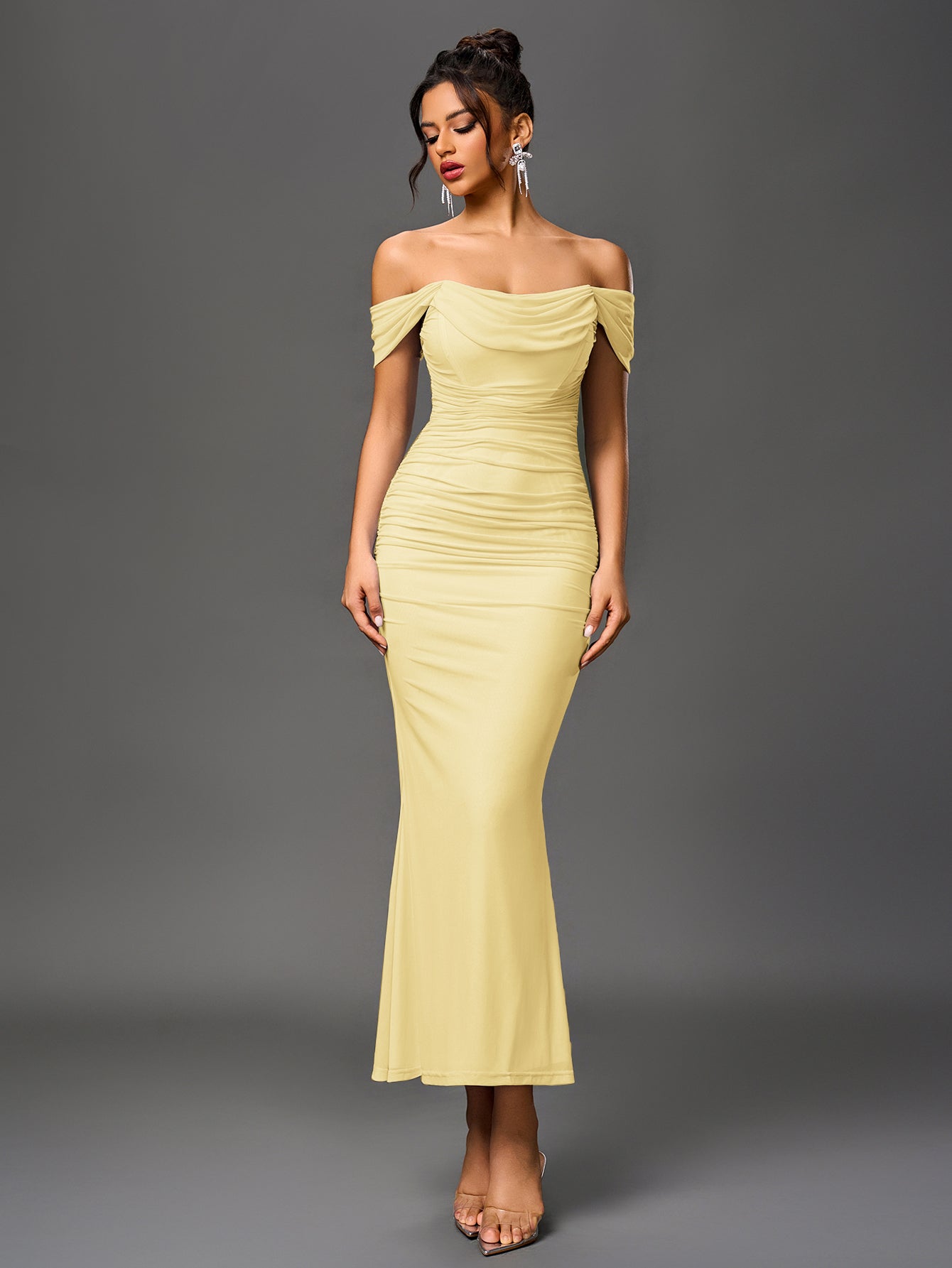 Robe À Épaules Dénudées, Froncée & Zippée Dans Le Dos