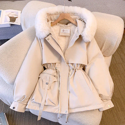 Elegante abrigo Brevine con cuello de piel