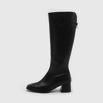 Botas elegantes de cuero hasta la rodilla